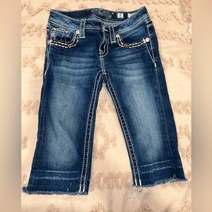 Miss Me Kids Girls Dark Wash Denim Capri Jean Embellished Pockets Size 8 Raw Hem